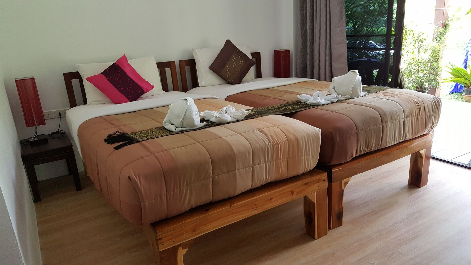 Montania Lifestyle Hotel Phanom Екстер'єр фото